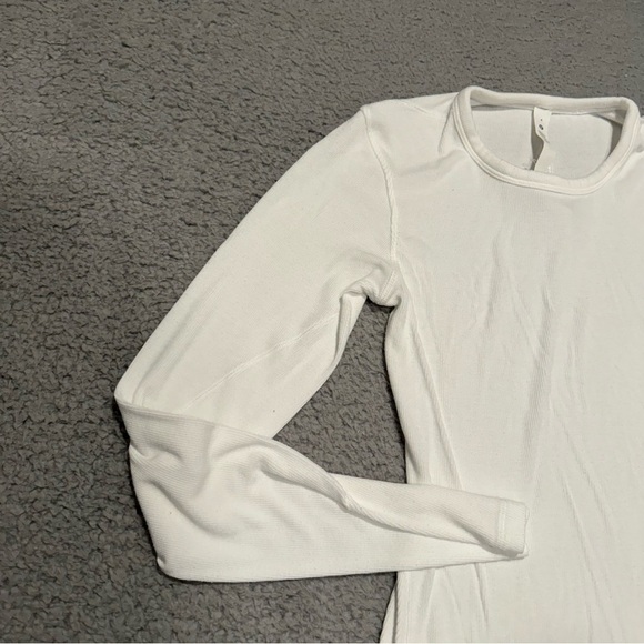 lululemon Hold Tight Long-Sleeve Shirt. White Size 4 - Picture 3 of 7
